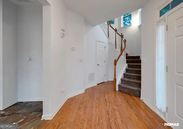 4th image of 956 Pierce Ivy Ct, Lawrenceville, GA 30043 | MLS# 10818880