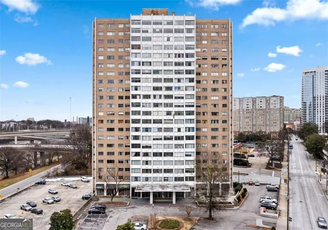 3rd image of 215 Piedmont Ave Ne #702, Atlanta, GA 30308 | MLS# 10765601