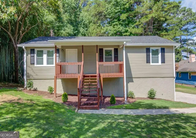 2nd image of 1381 Timbercrest Dr, Lawrenceville, GA 30045 | MLS# 10810865