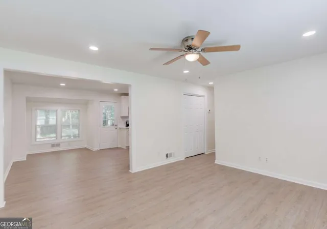 5th image of 1381 Timbercrest Dr, Lawrenceville, GA 30045 | MLS# 10810865