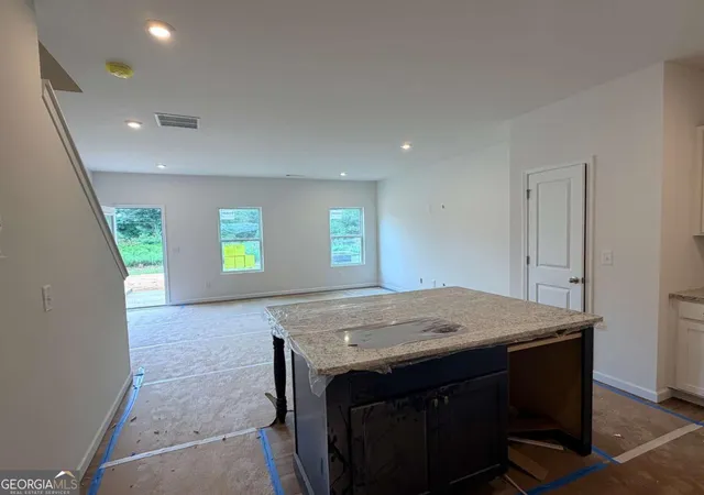 Photo 3 of Townhouse for sale at 325 Rolling Green Rd, Adairsville, GA 30103 | MLS# 10823498 | Listing updated on 2026-10-06
