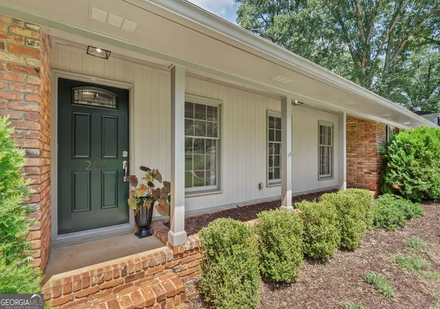 Photo 2 of Single family home for sale at 206 Fortson Dr, Athens, GA 30606 | MLS# 10835682 | Listing updated on 2026-09-12