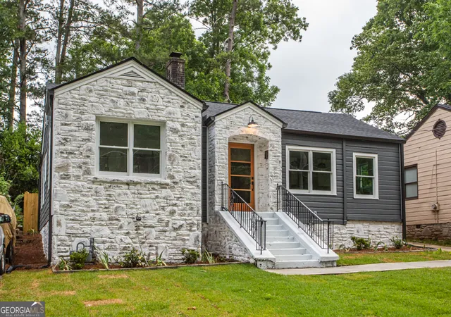3rd image of 1699 Olympian Wy, Atlanta, GA 30310 | MLS# 10818670