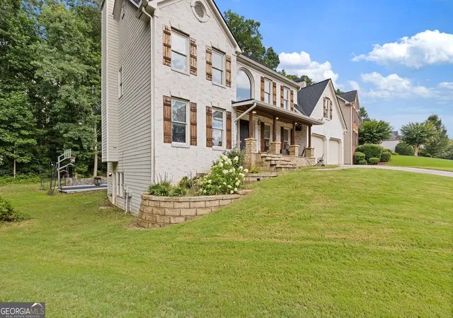 Photo 3 of Single family home for sale at 3237 Blackstone Run, Lawrenceville, GA 30043 | MLS# 10802810 | Listing updated on 2026-08-31