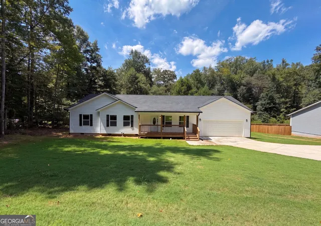 Photo 1 of Single family home for sale at 201 Deerfield Ln, Carrollton, GA 30116 | MLS# 10834811 | Listing updated on 2026-09-11