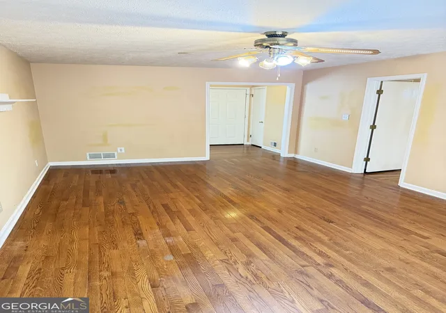 Photo 3 of Sale Pending at 119 Cumberland Rd, Griffin, GA 30224 | MLS# 10803381 | Listing updated on 2026-08-28
