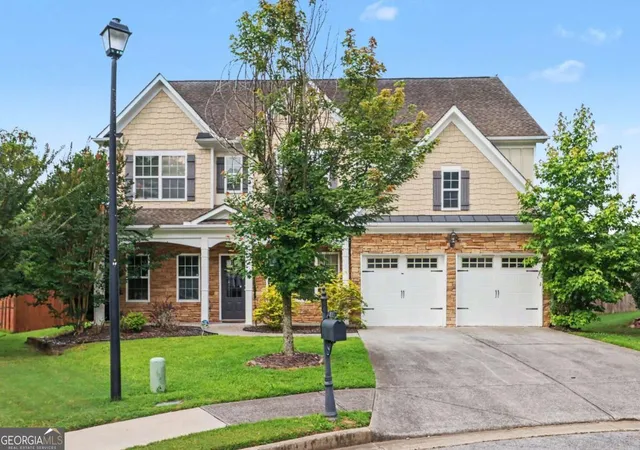 1st image of 810 Sapphire Ln, Sugar Hill, GA 30518 | MLS# 10794482
