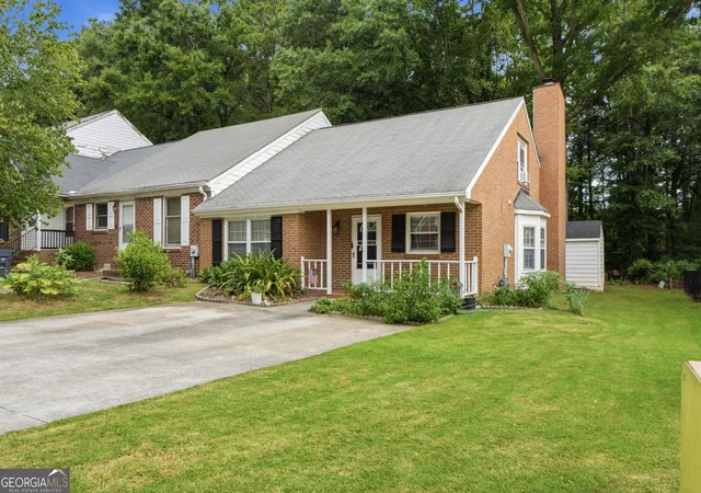 2nd image of 320 Williamsburg Way, Fayetteville, GA 30214 | MLS# 10813122