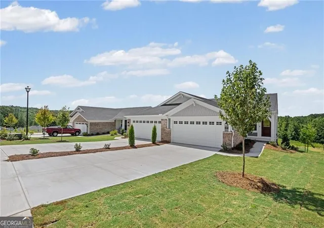 Photo 3 of Townhouse for sale at 27 Village Dr, Dawsonville, GA 30534 | MLS# 10823742 | Listing updated on 2026-10-09
