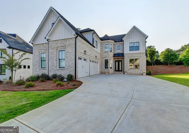 Photo 3 of Mansion for sale at 4135 Wildberry Ln, Cumming, GA 30040 | MLS# 10778393 | Listing updated on 2026-09-19