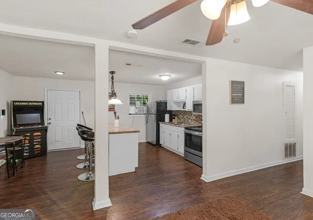 Photo 4 of Single family home for sale at 2027 Chestnut Log Dr, Lithia Springs, GA 30122 | MLS# 10821102 | Listing updated on 2026-09-23