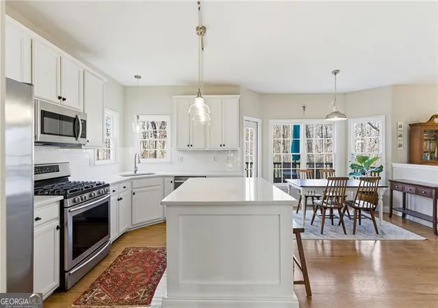 2nd image of 5055 Hamptons Club Dr, Alpharetta, GA 30004 | MLS# 10713831