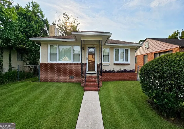 Photo 3 of Sale Pending at 916 Carver St, Savannah, GA 31415 | MLS# 10834584 | Listing updated on 2026-09-18