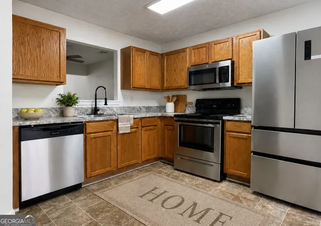 Photo 3 of Townhouse for sale at 3168 Kingswood Gln, Decatur, GA 30034 | MLS# 10826626 | Listing updated on 2026-09-19