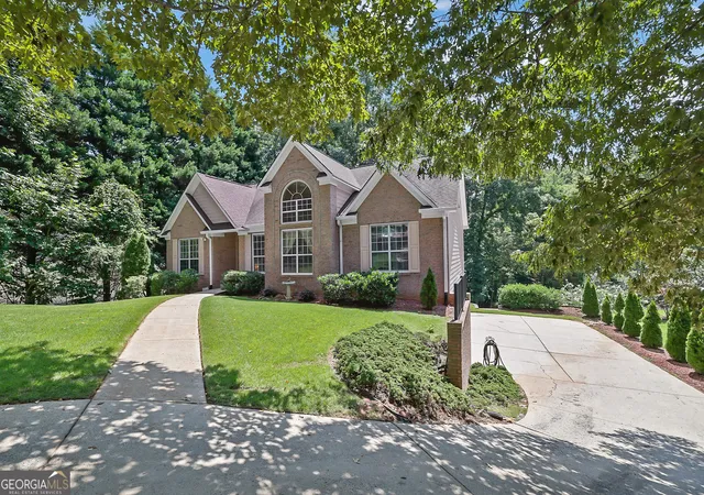 2nd image of 3121 Wildwood Rd, Suwanee, GA 30024 | MLS# 10804419