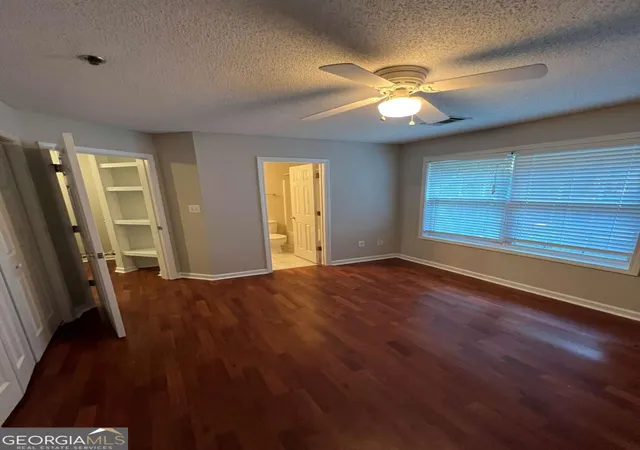 Listing Photo 2 - Condo for sale in building located at 637 Huntington Rd, Athens, GA 30606 - Unit #B1