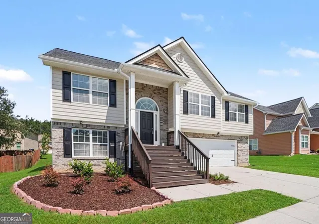 3rd image of 1131 Rose Terrace Cir, Loganville, GA 30052 | MLS# 10830168