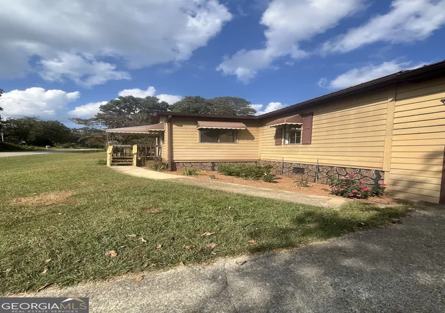Photo 2 of Sale Pending at 915 Holiness Campground Rd, Cleveland, GA 30528 | MLS# 10611157 | Listing updated on 2025-11-20