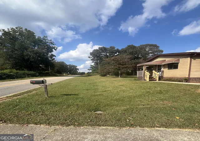 Photo 3 of Sale Pending at 915 Holiness Campground Rd, Cleveland, GA 30528 | MLS# 10611157 | Listing updated on 2025-11-20