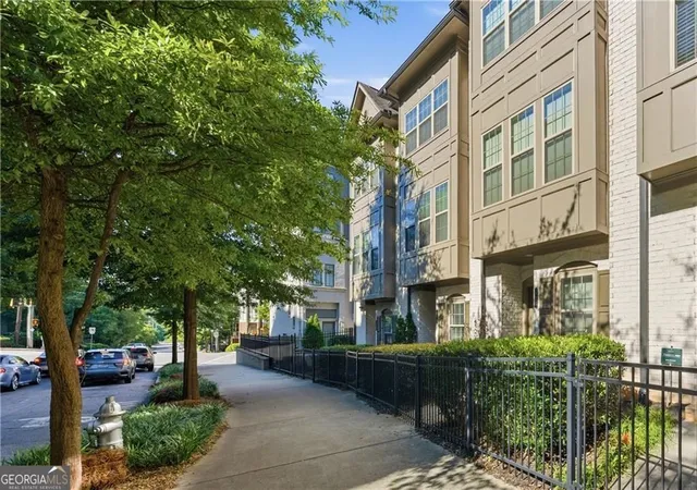 image of 633 Broadview Pl, Atlanta, GA 30324 | MLS# 10783487