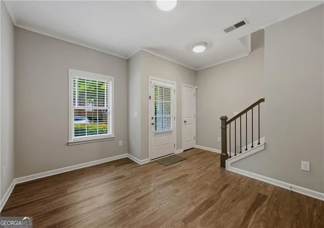 image of 633 Broadview Pl, Atlanta, GA 30324 | MLS# 10783487