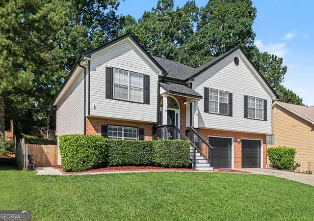 Photo 3 of Single family home for sale at 985 Under Ct, Sugar Hill, GA 30518 | MLS# 10828514 | Listing updated on 2026-09-03