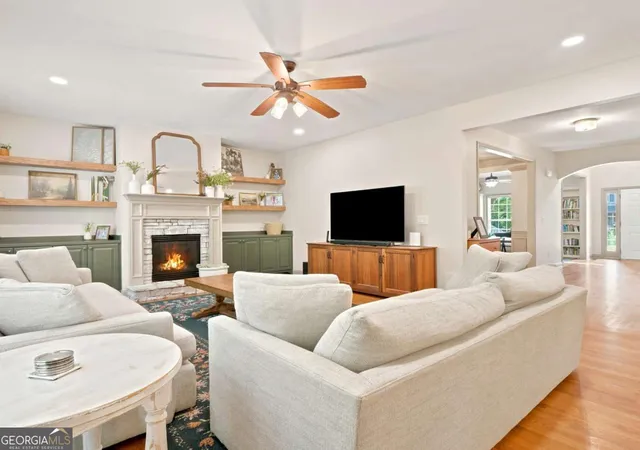 Photo 4 of Single family home for sale at 1038 Boxwood Ln, Canton, GA 30114 | MLS# 10821719 | Listing updated on 2026-10-28