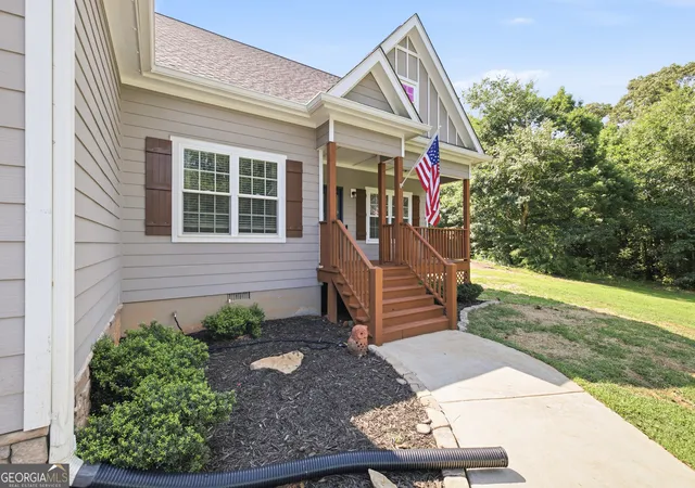 Homes for sale in Toccoa, GA | 63 Pace Road, Toccoa, GA 30577 | MLS# 10798573