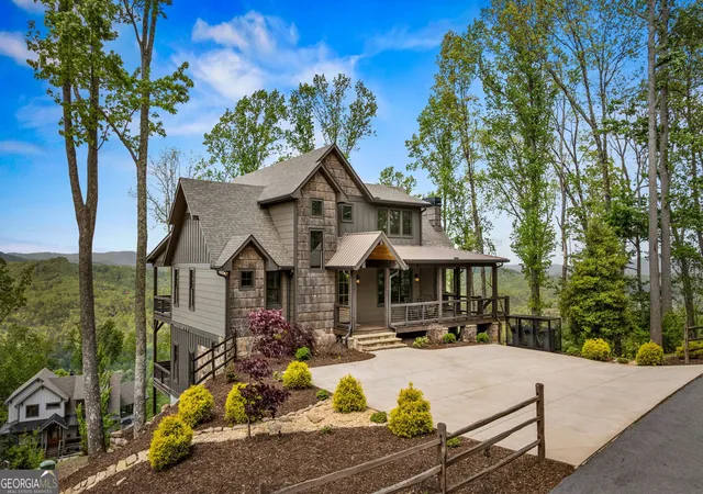 Photo 2 of Single family home for sale at 802 Overlook Dr, Blue Ridge, GA 30513 | MLS# 10738918 | Listing updated on 2026-09-17