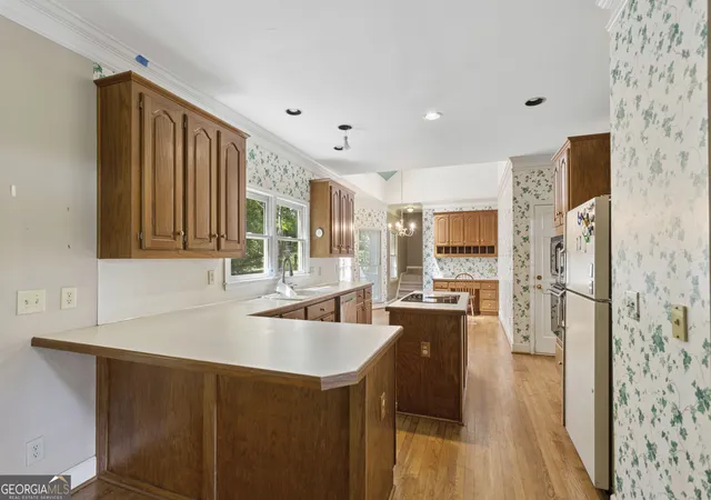 Photo 3 of Sale Pending at 4004 Chelsea Ln, Marietta, GA 30062 | MLS# 10833085 | Listing updated on 2026-09-21