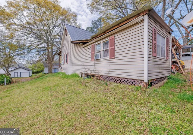 Photo 2 of Single family home for sale at 5408 Spring St, Flowery Branch, GA 30542 | MLS# 10811237 | Listing updated on 2026-09-21