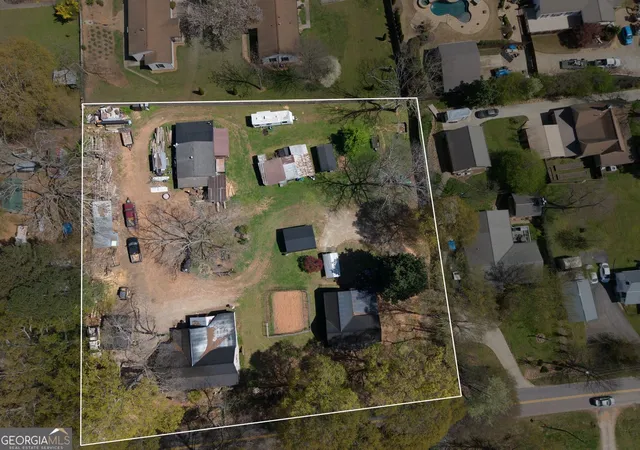 Photo 3 of Single family home for sale at 5408 Spring St, Flowery Branch, GA 30542 | MLS# 10811237 | Listing updated on 2026-09-21