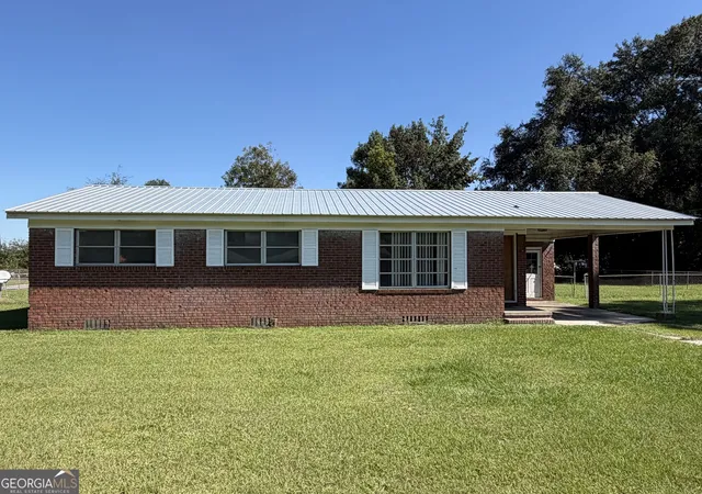 Single family home for sale at 2108 Mayfair Pl, Waycross, GA 31501 | MLS# 10872700