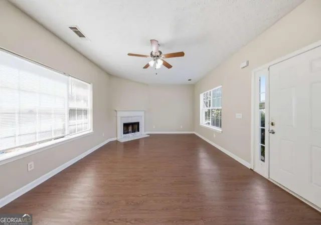 Photo 4 of Sale Pending at 4516 Swan Tr, Union City, GA 30349 | MLS# 10820291 | Listing updated on 2026-09-28
