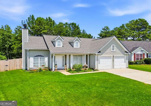 1st image of 1016 Meadow Glen Cir, Fairburn, GA 30213 | MLS# 10811095