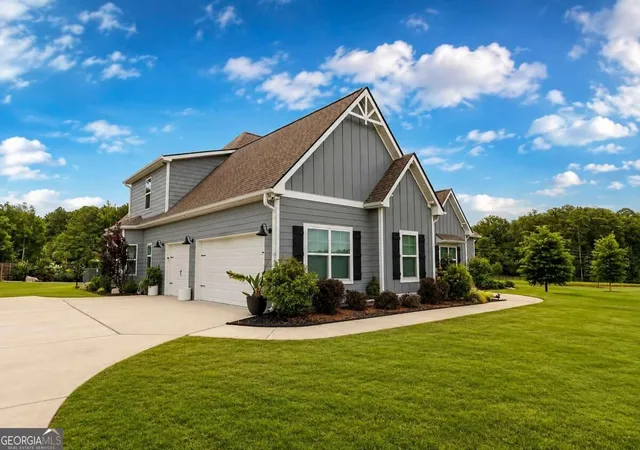 Photo 3 of Single family home for sale at 394 Bluff Mill Farms Dr, Senoia, GA 30276 | MLS# 10830393 | Listing updated on 2026-09-04