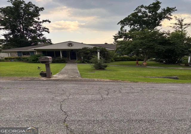 Homes for sale in Austell, GA | 3675 Goodwin Road Road, Austell, GA 30106 | MLS# 10800243
