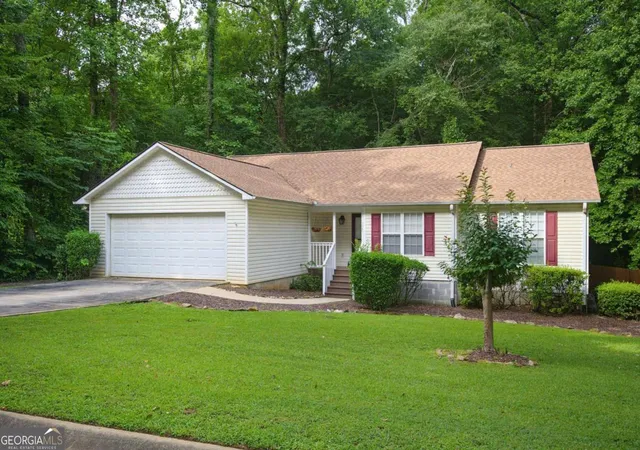 Photo 2 of Single family home for sale at 320 River Chase Dr, Athens, GA 30605 | MLS# 10792884 | Listing updated on 2026-07-20