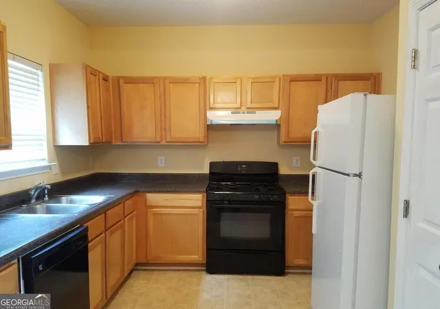 Photo 2 of Single family home for sale at 7777 Newbury Dr, Jonesboro, GA 30236 | MLS# 10712771 | Listing updated on 2026-04-06