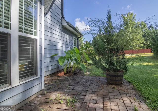 Photo 3 of Single family home for sale at 52 Brooks Lake Dr, Newnan, GA 30263 | MLS# 10830230 | Listing updated on 2026-09-29