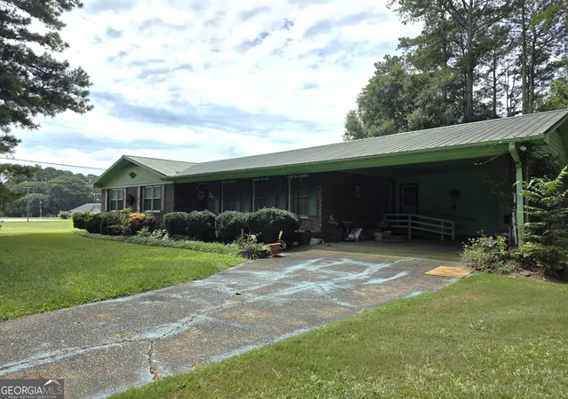 Photo 2 of Single family home for sale at 1215 Glenn Carrie Rd, Hull, GA 30646 | MLS# 10812662 | Listing updated on 2026-09-20