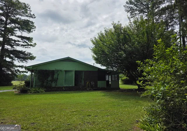 Photo 3 of Single family home for sale at 1215 Glenn Carrie Rd, Hull, GA 30646 | MLS# 10812662 | Listing updated on 2026-09-20