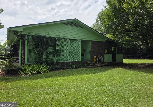 Photo 4 of Single family home for sale at 1215 Glenn Carrie Rd, Hull, GA 30646 | MLS# 10812662 | Listing updated on 2026-09-20