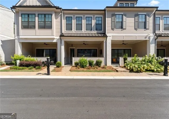Photo 3 of Townhouse for sale at 710 Stickley Oak Wy, Woodstock, GA 30189 | MLS# 10825304 | Listing updated on 2026-08-27