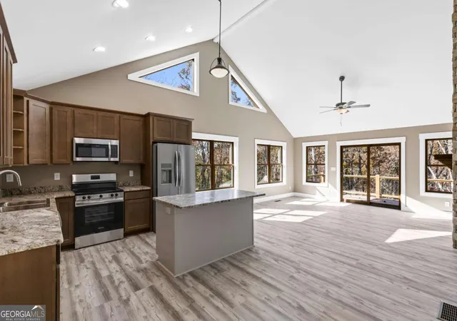 Photo 4 of Single family home for sale at 1054 Lakeland Dr, Ellijay, GA 30540 | MLS# 10643519 | Listing updated on 2026-10-29