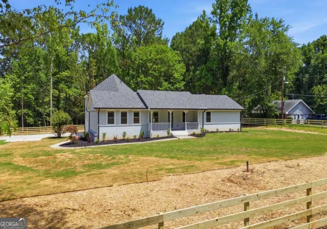 Homes for sale in Grayson, GA | 2450 Tennyson Trail, Grayson, GA 30017 | MLS# 10787283
