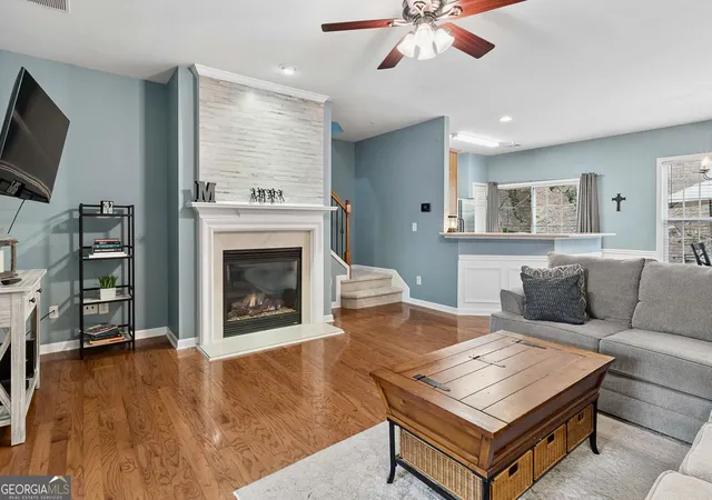 Photo 3 of Townhouse for sale at 278 Kigian Trail, Woodstock, GA 30188 | MLS# 10821067 | Listing updated on 2026-09-28