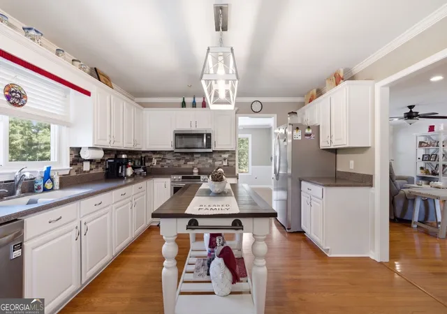 Photo 2 of Sale Pending at 12 Appling Wy Ne, Cartersville, GA 30121 | MLS# 10835221 | Listing updated on 2026-09-02