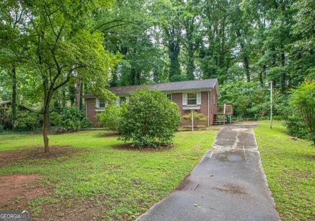 Photo 2 of Sale Pending at 442 Stonewood Dr, Stone Mountain, GA 30087 | MLS# 10827661 | Listing updated on 2026-09-11
