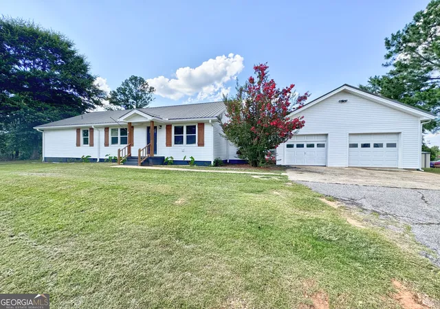 1st image of 5 Lake Dr, Lagrange, GA 30241 | MLS# 10801635